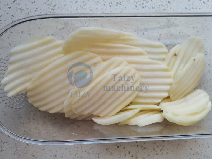 Patatas fritas onduladas terminadas